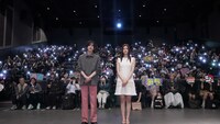 4月4日に「君が最後に遺した歌」の韓国キャンペーンで舞台挨拶に登壇した道枝駿佑（左）と生見愛瑠（右）