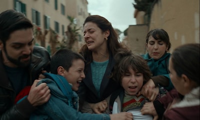 「ファミリア」（原題「Familia」）場面写真