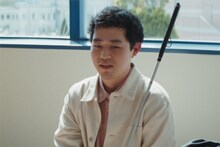 「見えない娘 THE INVISIBLES」より、濱田祐太郎演じる迷子の男性・半澤優太