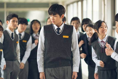 韓国映画「君と僕の5分」場面写真。シム・ヒョンソ演じる転校生ギョンファン