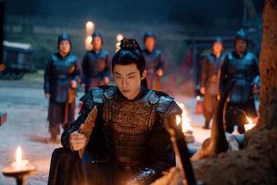 復讐心に燃える魏劭。演じたのは中国ドラマ「一念関山-Journey to Love」「紅き真珠の詩」「折腰」を次々にヒットさせたリウ・ユーニン（劉宇寧）