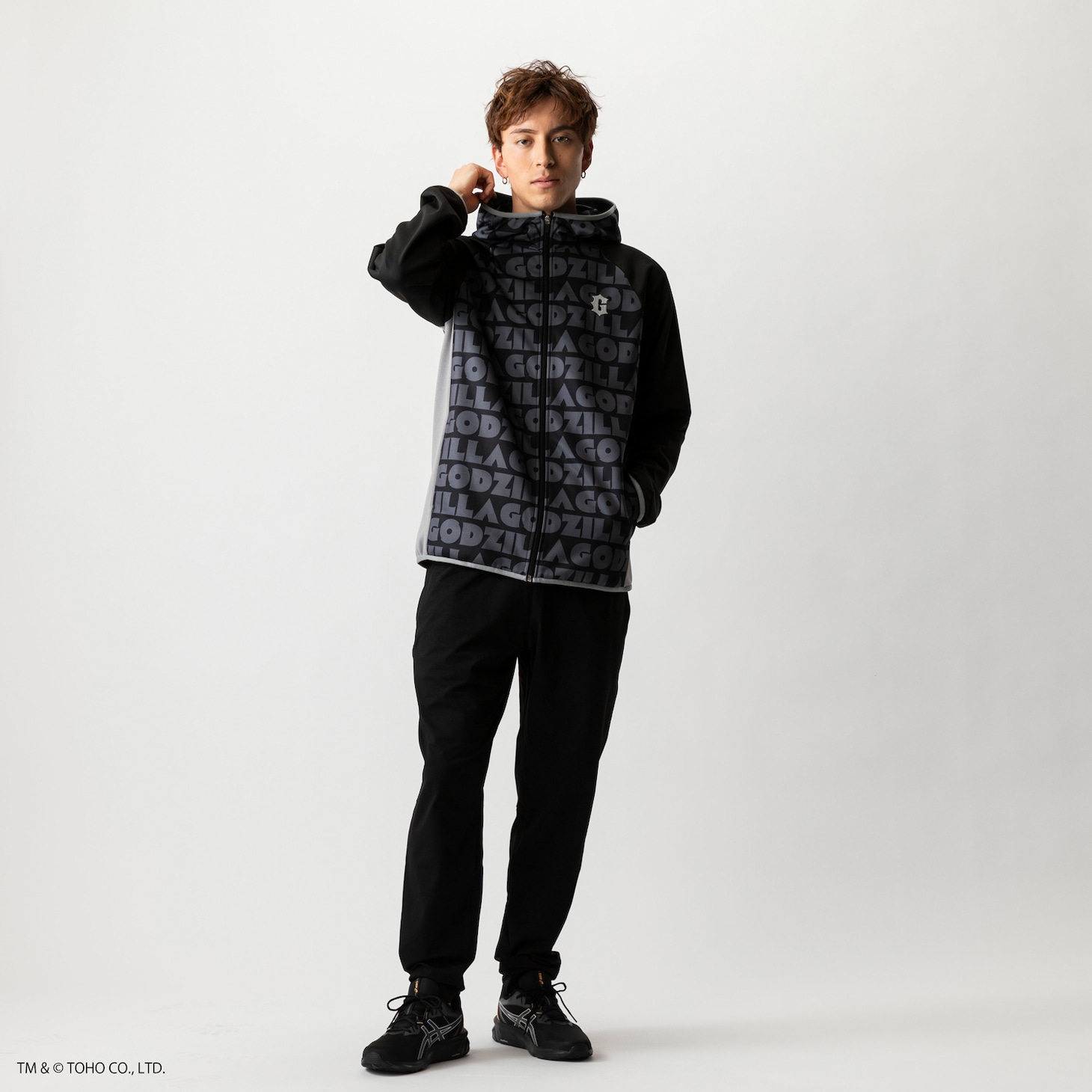 GODZILLA フード付きトラックジャケット（M・L・XL / 税込1万890円）