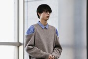 映画「君のクイズ」場面写真。水沢林太郎演じる赤岩