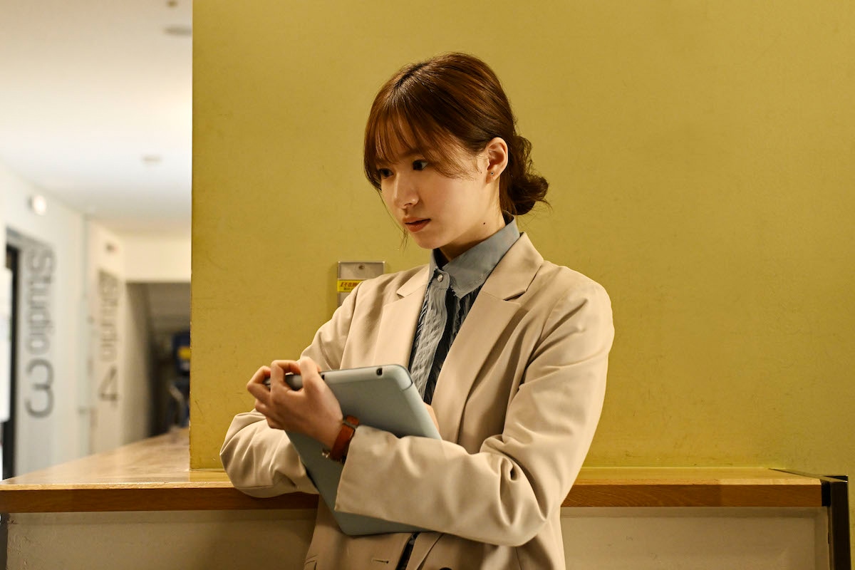 映画「君のクイズ」場面写真。白宮みずほ演じる田代由紀