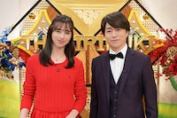 「ドラマでクイズ！THEキリヌキ」でMCを務める櫻井翔（右）と中条あやみ（左）