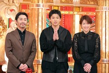 「ドラマでクイズ！THEキリヌキ」より、日曜劇場「GIFT」の出演陣。左から安田顕、山田裕貴、吉瀬美智子