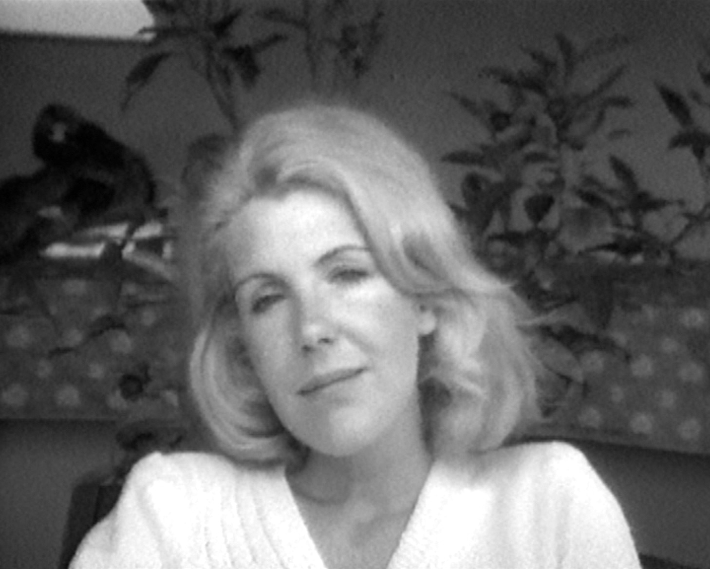 「美しく、黙りなさい」に出演したジル・クレイバーグ ©Sois belle et tais-toi ! / Delphine Seyrig, 1976 / Centre audiovisuel Simone de
Beauvoir