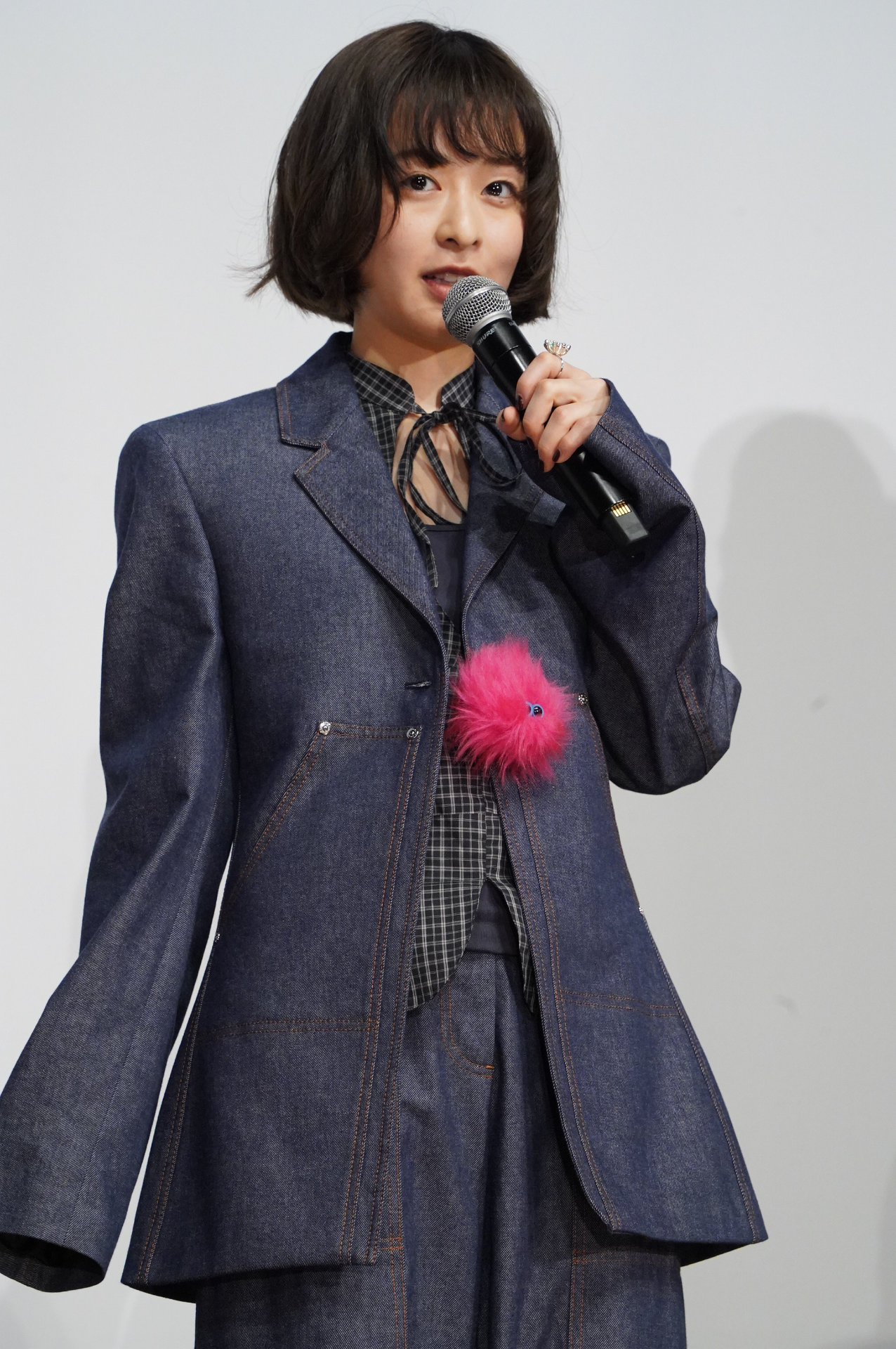 映画「炎上」初日舞台挨拶に登壇した森七菜