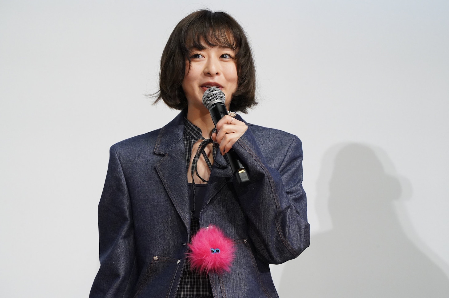 映画「炎上」初日舞台挨拶に登壇した森七菜