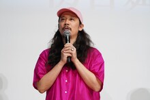 映画「炎上」初日舞台挨拶に登壇した長久允