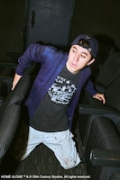 GOOD ROCK SPEED（グッドロックスピード）20世紀スタジオTシャツコレクション（「ホーム・アローン」）の着用イメージ