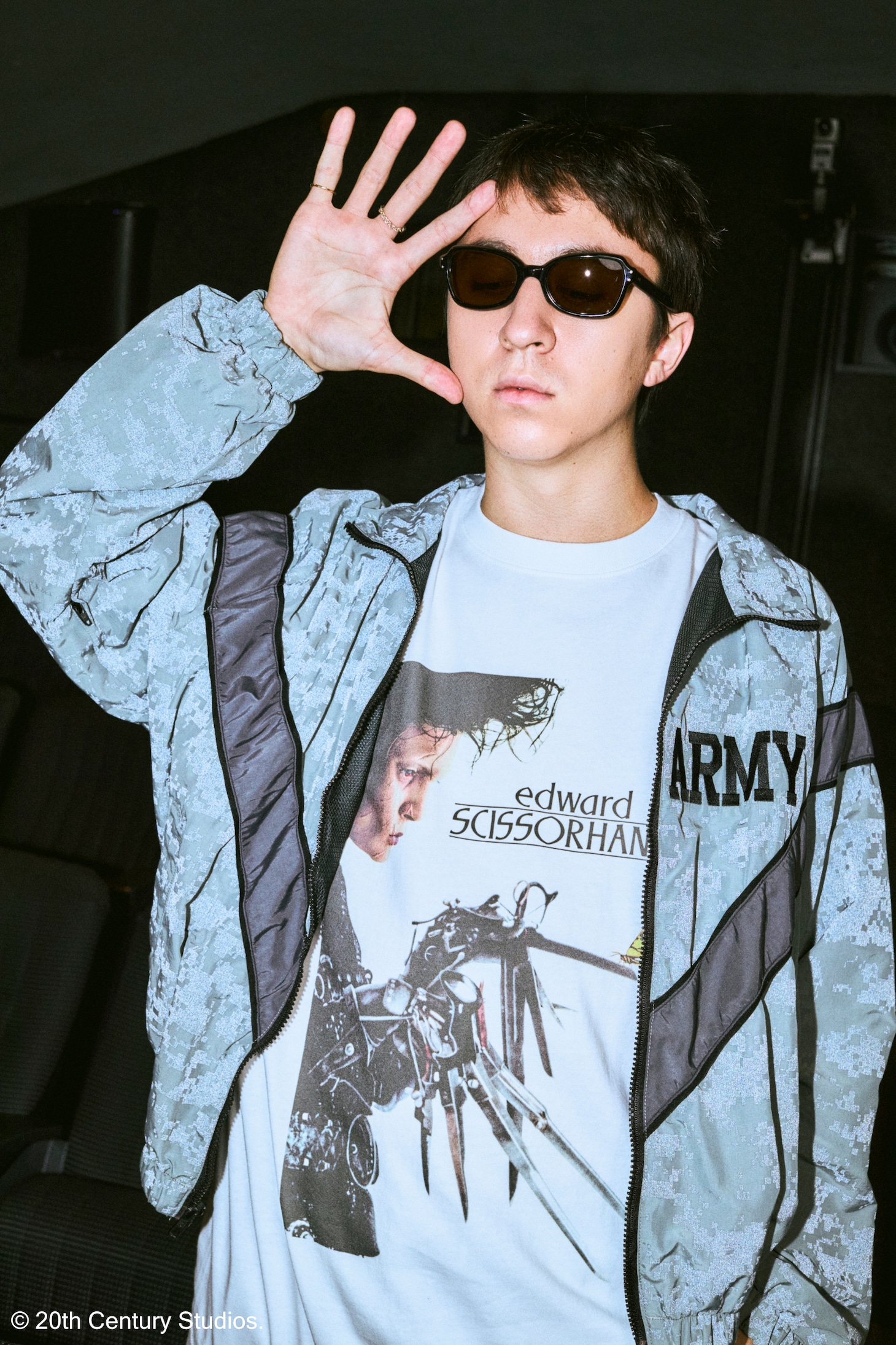 GOOD ROCK SPEED（グッドロックスピード）20世紀スタジオTシャツコレクション（「シザーハンズ」）の着用イメージ