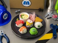 ＜マイク＞ギョロ目お寿司プレート（税込2090円）