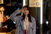 映画「正直不動産」より、榎本美波（泉里香）
