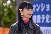 映画「正直不動産」より、雪野遥香（見上愛）