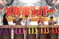 「ネプリーグSP」より、左から堀内健、野口聡一、中島裕翔、中川翔子、カンニング竹山