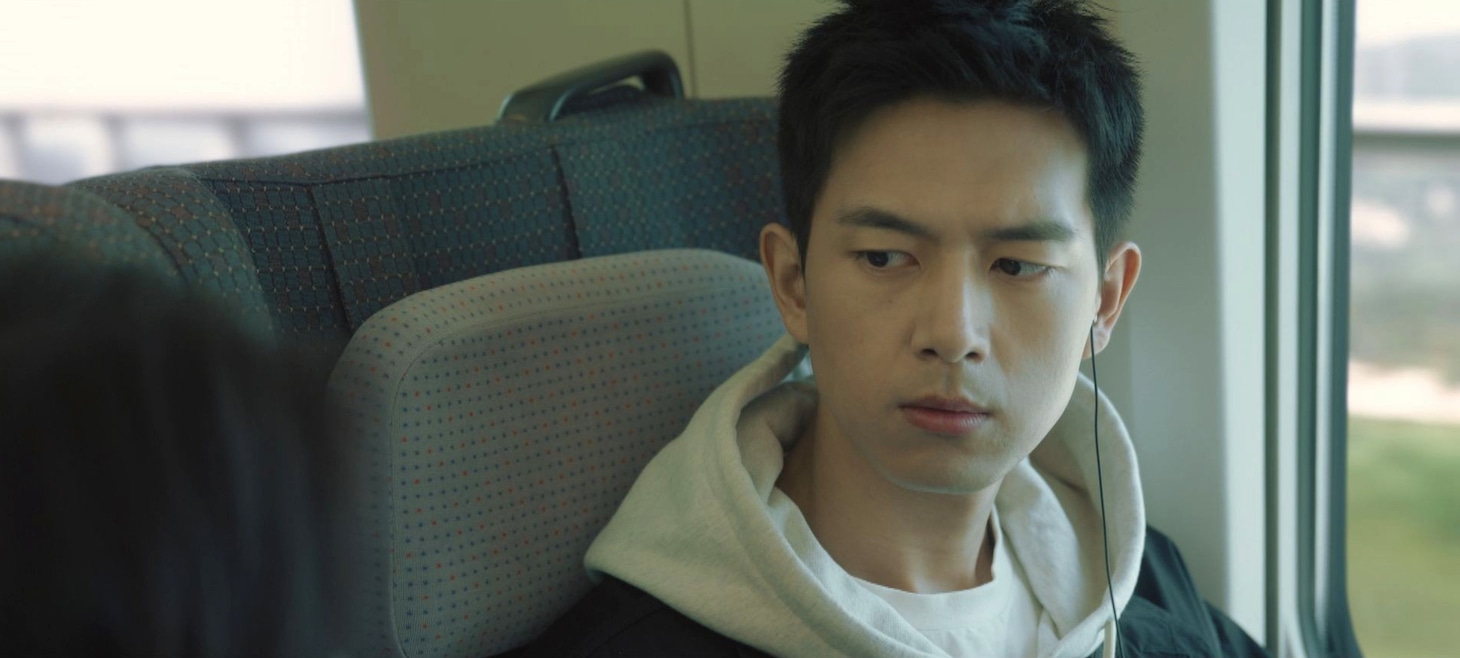 遺体整容師として働く陳麦冬。演じたのは中国ドラマ「Go!Go!シンデレラは片想い」「風の吹く場所へ～love yourself～」のリー・シエン（李現）