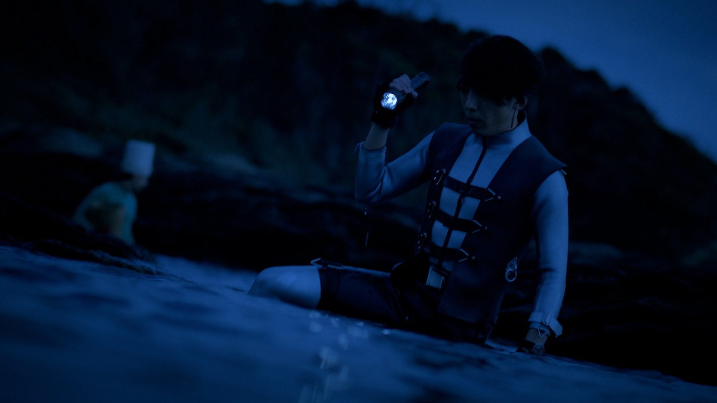 「岸辺露伴は動かない」の第9話「密漁海岸」場面写真