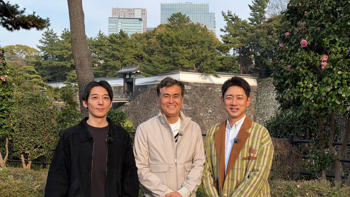 「火曜の良純孝太郎 2時間SP」より、左から高橋一生、石原良純、小泉孝太郎。番組では3人が江戸城の痕跡を探す大冒険に飛び出す