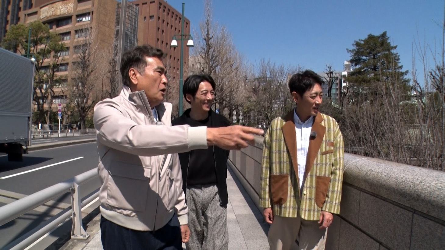 「火曜の良純孝太郎 2時間SP」より、左から石原良純、高橋一生、小泉孝太郎