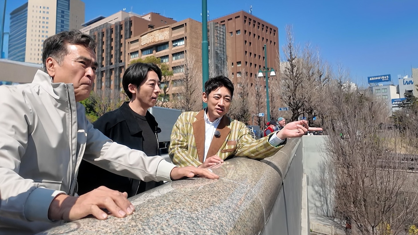 「火曜の良純孝太郎 2時間SP」より、左から石原良純、高橋一生、小泉孝太郎