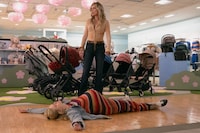 Apple TVオリジナルシリーズ「マーゴのマネートラブル」場面写真