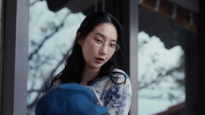 映画「バナ穴 BANA_ANA」より、エミコ夫人役のファーストサマーウイカ。