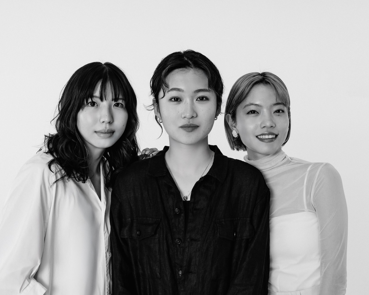 「CHANEL AND CINEMA - TOKYO LIGHTS」で選出された監督陣。左から首藤凜、古川葵、田中さくら