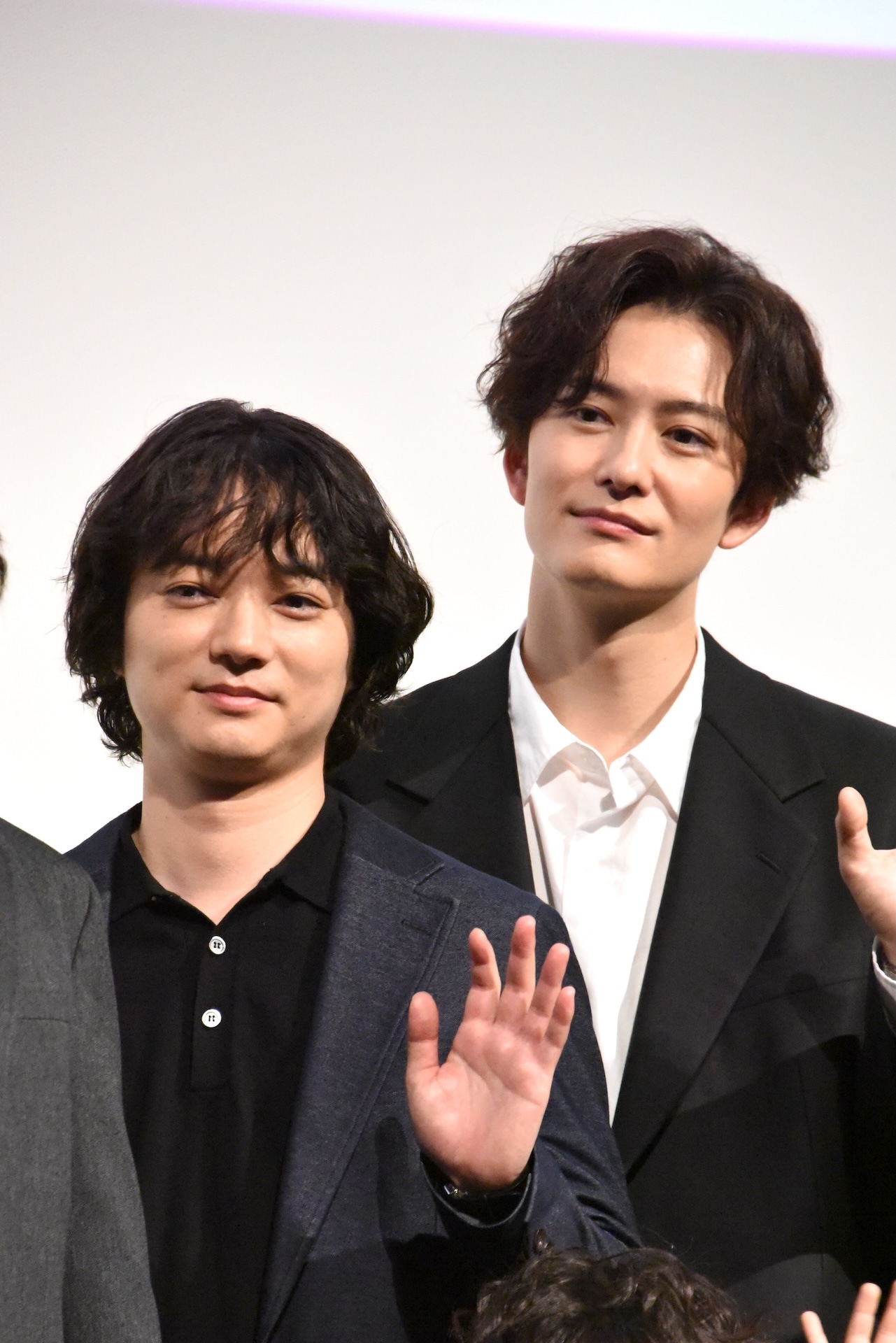 左から染谷将太、岡田将生