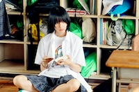 南沙良演じる「万事快調〈オール・グリーンズ〉」の主人公・朴秀美。ラッパーを夢見ながらも鬱屈した日々を送っている