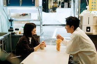 映画「シンシン アンド ザ マウス／SINSIN AND THE MOUSE」より、岸井ゆきの演じるちづみ、ツェン・ジンホア（曾敬驊）演じるシンシン