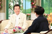 4月16日放送の「徹子の部屋」に出演する遠藤憲一（左）