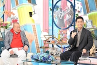 左からMCの笑福亭鶴瓶、ゲストの柳楽優弥