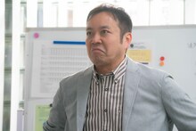 水野直演じる松山哲