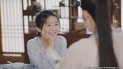 「二度の時をめぐる恋」のヒロイン顧清喬。現代では円盤投げの選手だったが、ある日過去にタイムスリップする。演じたのは「雪花咲く、君を想う」「花青歌～悪役皇子の花嫁～」のソン・イーレン（宋伊人）