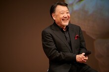 原田眞人。2024年11⽉に行われた「しずおか映画祭」プレ開催時に撮影された写真