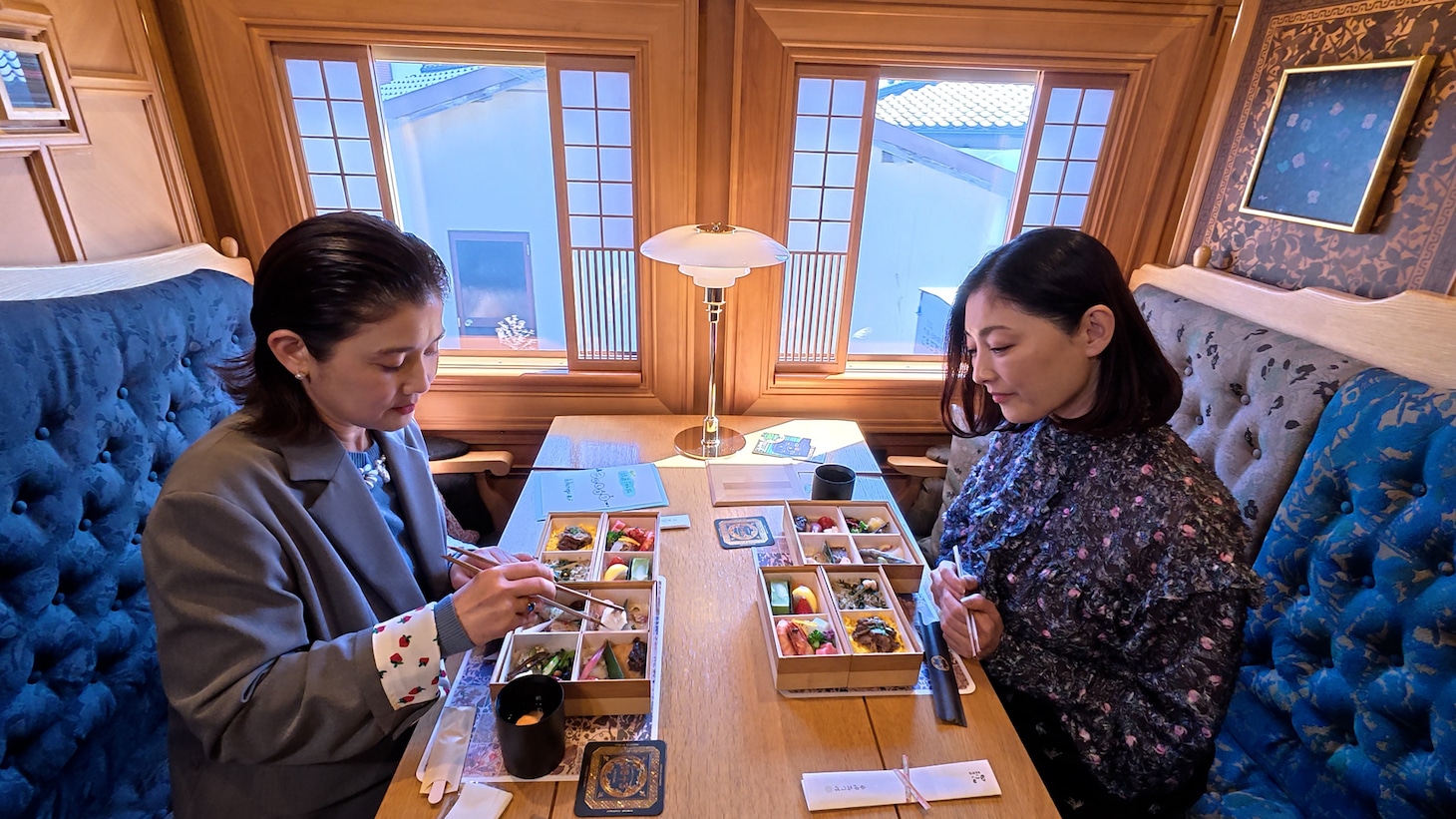 仲良しの常盤貴子と石田ひかり、NHK「極上！鉄道ごはん旅」で九州巡る