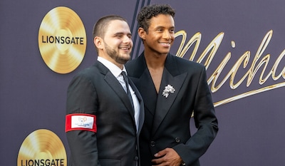 映画「Michael／マイケル」ロサンゼルスプレミアの様子。左からプリンス・ジャクソン、ジャファー・ジャクソン