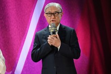 「ミステリー・アリーナ」の完成披露試写会にて、監督の堤幸彦