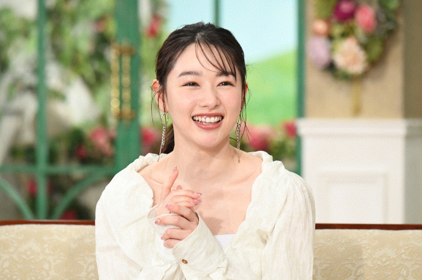 「徹子の部屋」4月24日放送回に出演する桜井日奈子。“岡山の奇跡”と呼ばれたデビュー当時の苦労を明かす