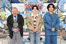 TBS系トーク番組「A-Studio+」4月24日放送回より、左から笑福亭鶴瓶、宮近海斗、藤ヶ谷太輔