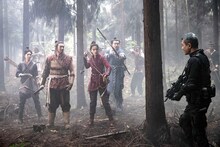 香港映画「尋秦記 バック・トゥ・ザ・パスト」より、戦国時代の秦にタイムスリップした項少龍（演：ルイス・クー / 右）