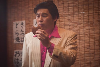 平成2年度後期テレビ東京連続テレビドラマ「まりとっつぁん」より。加賀美勲（平子祐希）演じる銀幕の大スター・千本松傑