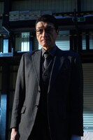 小沢和義演じる若頭・田島哲