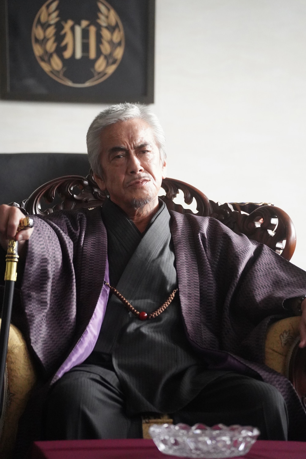 寺島進演じる組長の八尾明