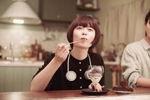 Prime Originalドラマシリーズ「クロエマ」場面写真。杉咲花演じるエマ