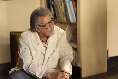 「デッドマンズ・ワイヤー」新場面写真。アル・パチーノ扮する社長M・L・ホールは、犯人の最大の敵となる