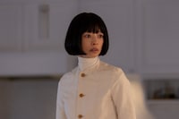 Netflixシリーズ「地獄に堕ちるわよ」場面写真。市川実和子演じる加藤十和子