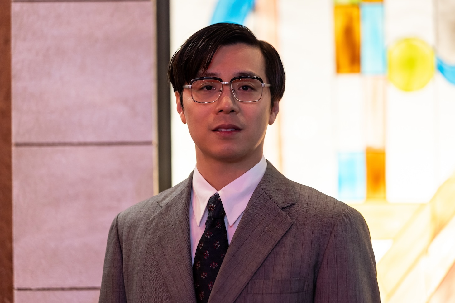 Netflixシリーズ「地獄に堕ちるわよ」場面写真。田村健太郎演じる三田麻呂彦