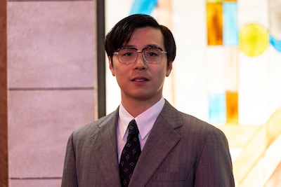 Netflixシリーズ「地獄に堕ちるわよ」場面写真。田村健太郎演じる三田麻呂彦